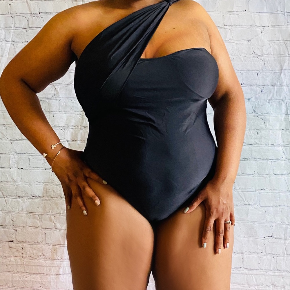 NEW Glamour Girl Swimsuit